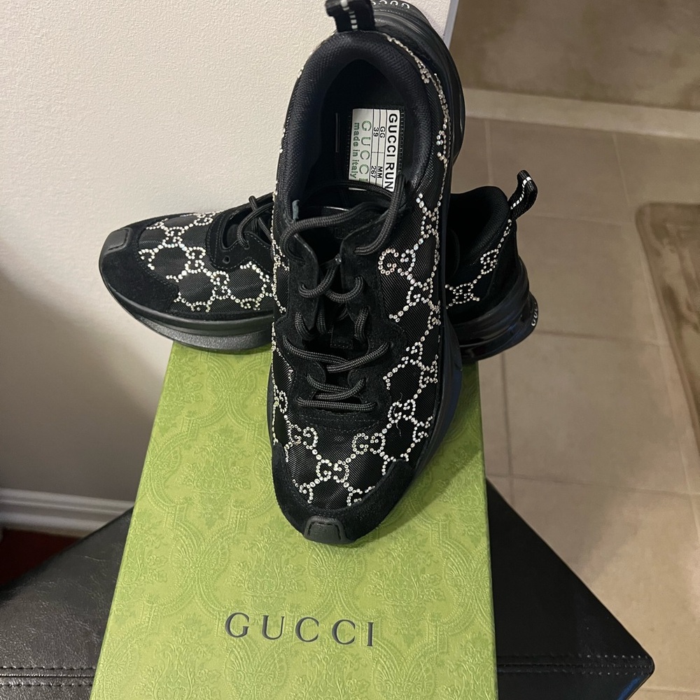 Gucci Women's Black Sneakers with White Pattern